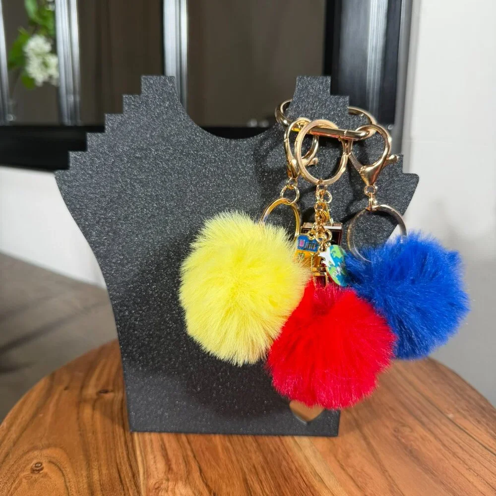 Southwest Airlines - Inspired Scarf & Bag Charm Set – Crew Bag Accessory - Picture 5 of 11